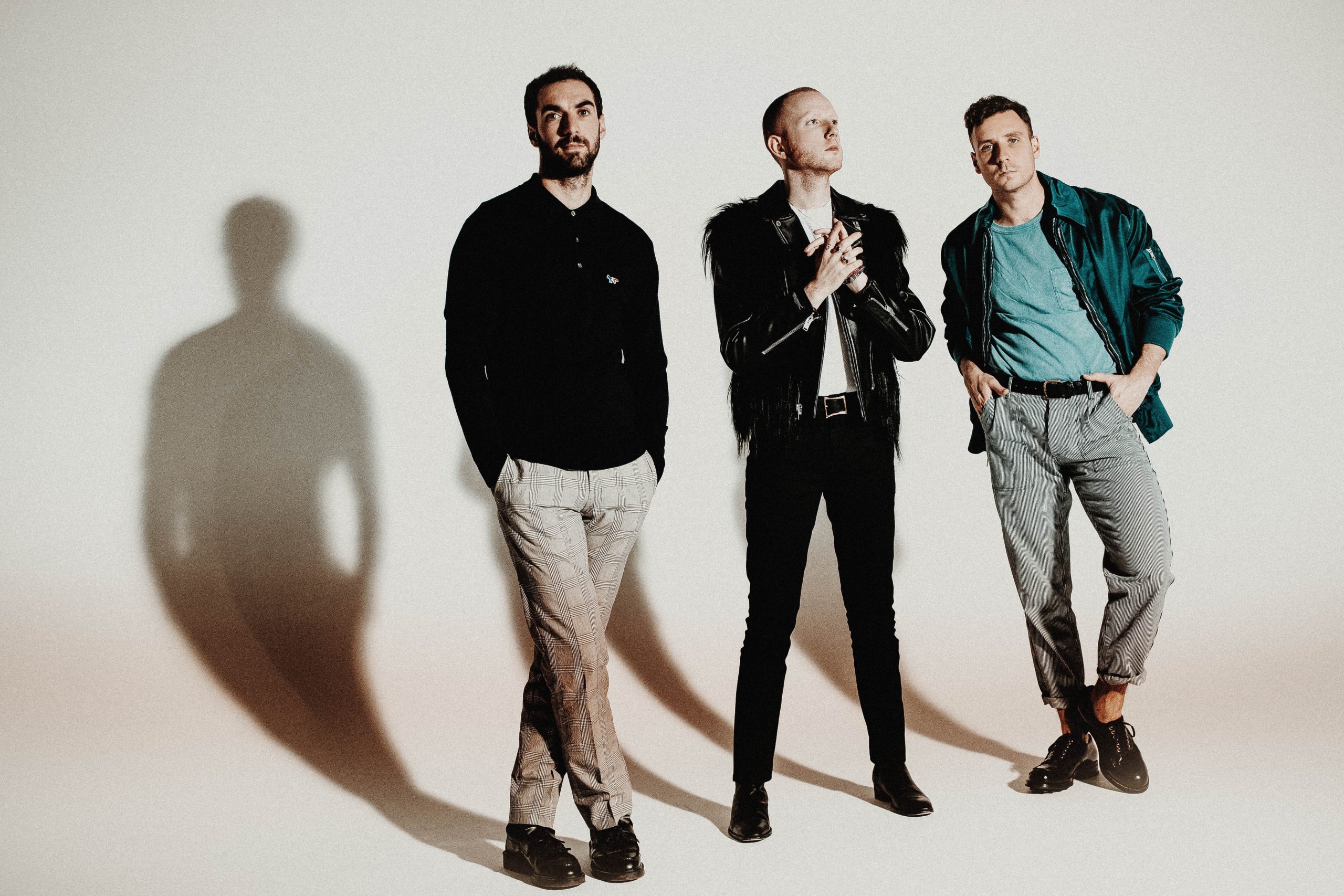 Two Door Cinema Club faz show solo na Audio SP