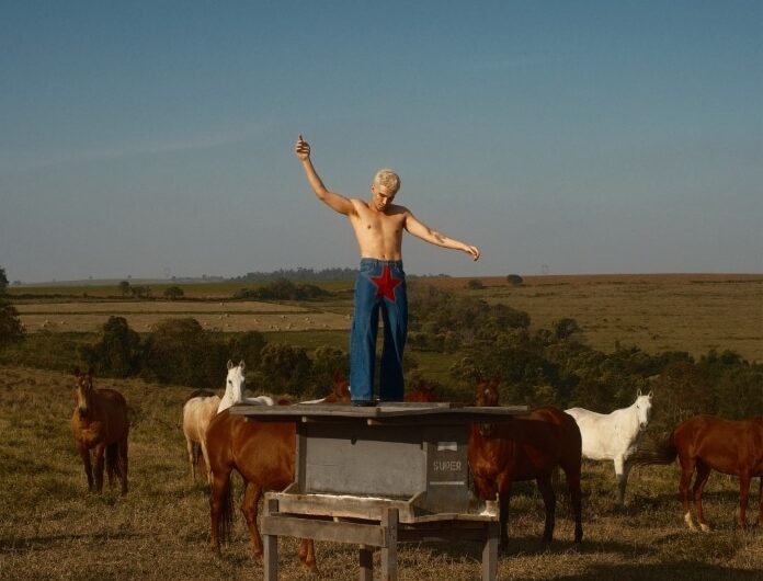 capa do álbum super de jão, lançado em agosto de 2023.