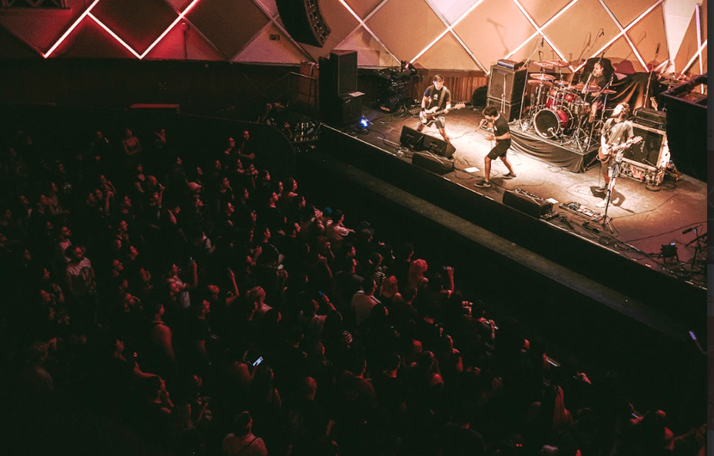 dead fish no cine joia foto por gus palma