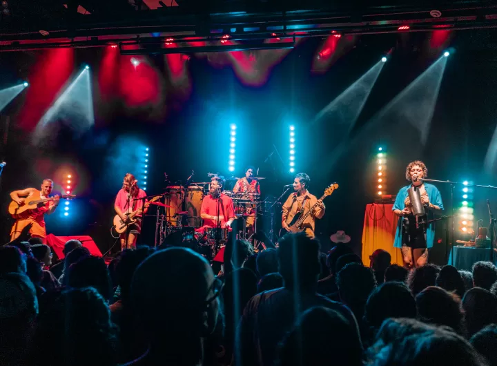 Francisco el Hombre ao vivo no Sesc Pompeia em agosto de 2023 (Créditos: Danilo Costa)