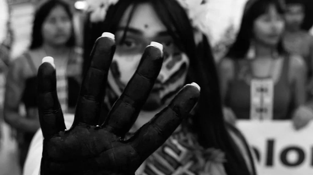 cena do videoclipe não mais petróleo