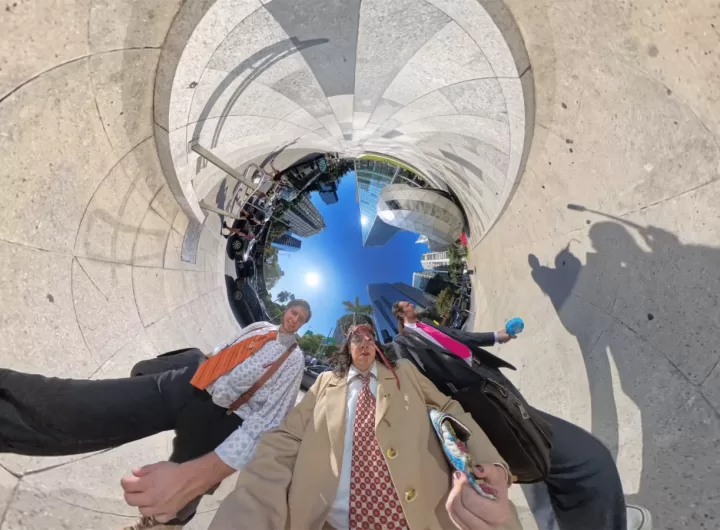 eliminadorzinho em cena do videoclipe a cidade é uma selva lançado em maio de 2025