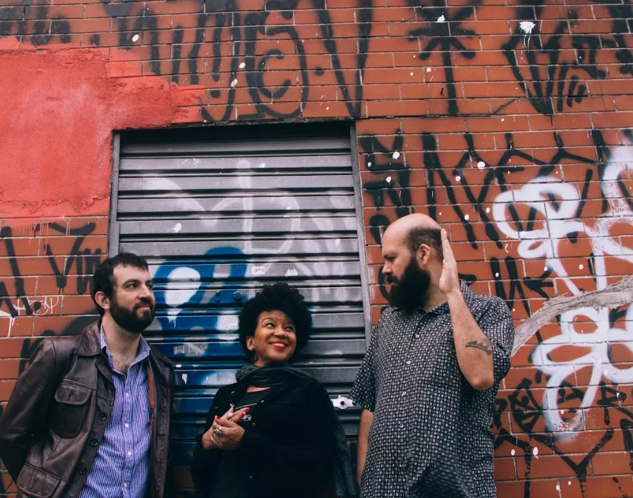 Metá Metá uma das atrações do festival novas frequências (Créditos: Fernando Eduardo)