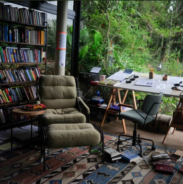 Capa de Emicida Racional vl. 2 - Mesmas Cores & Mesmos Valores