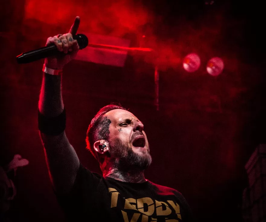 Booze & Glory (Créditos: Raissa Corre/Rarozine)